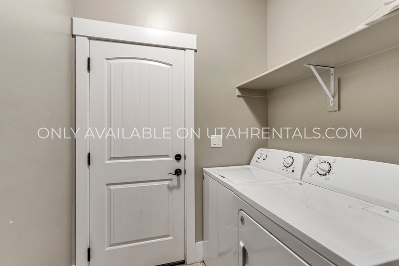 Beautiful, Pet Friendly Park's Edge Condo property image