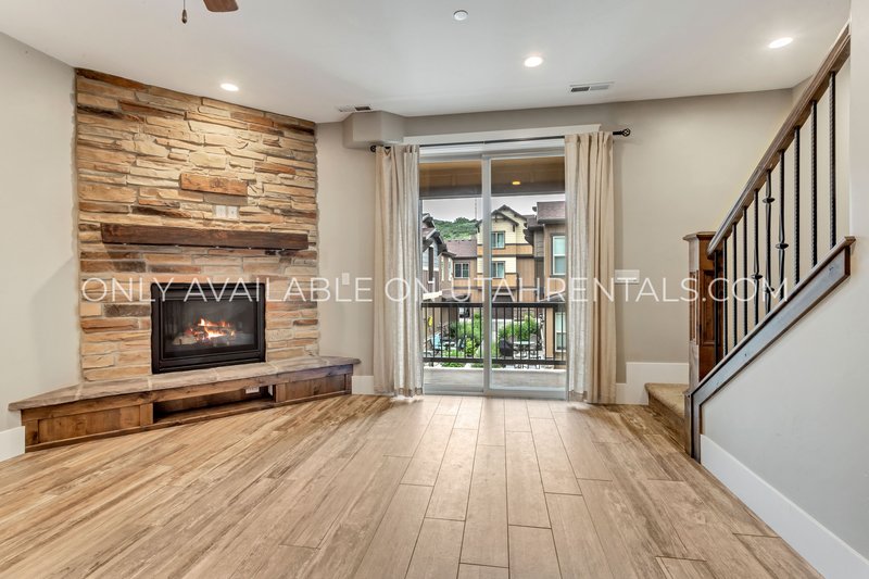 Beautiful, Pet Friendly Park's Edge Condo property image