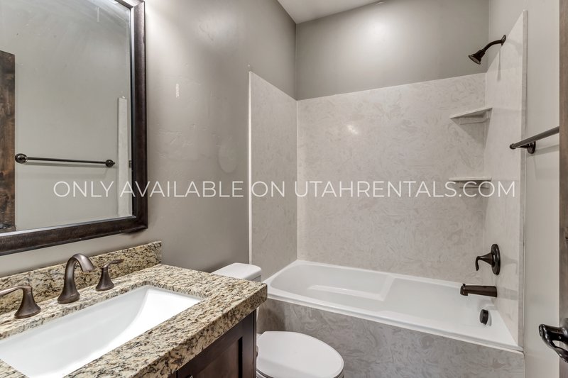 Beautiful, Pet Friendly Park's Edge Condo property image