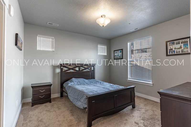 New 1st Floor Saratoga Springs condo! property image