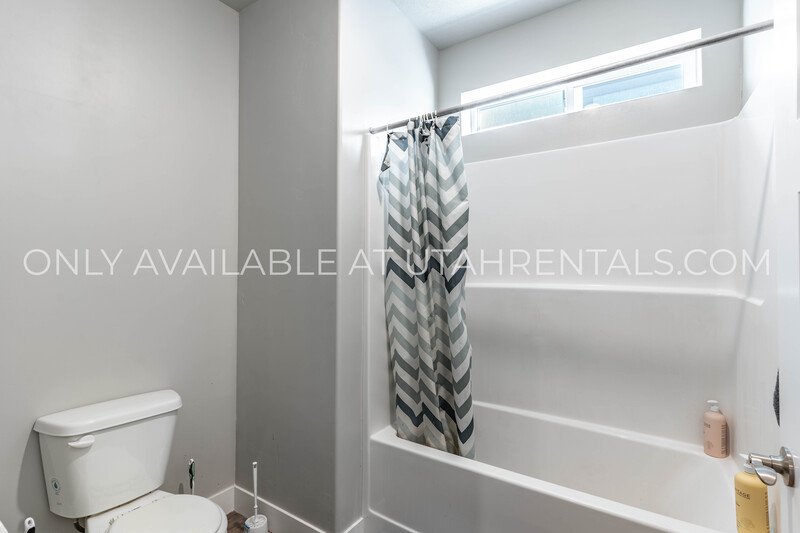 New 1st Floor Saratoga Springs condo! property image