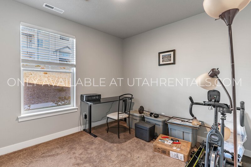 New 1st Floor Saratoga Springs condo! property image