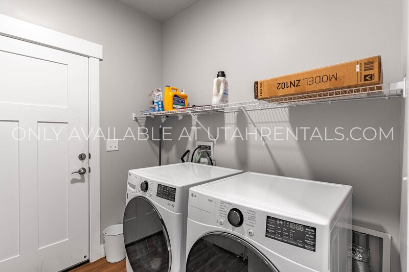 New 1st Floor Saratoga Springs condo! property image