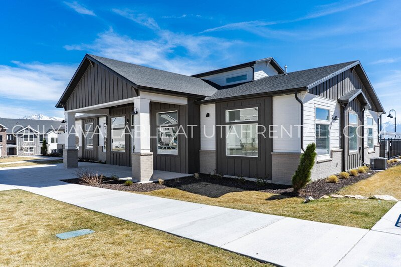 New 1st Floor Saratoga Springs condo! property image