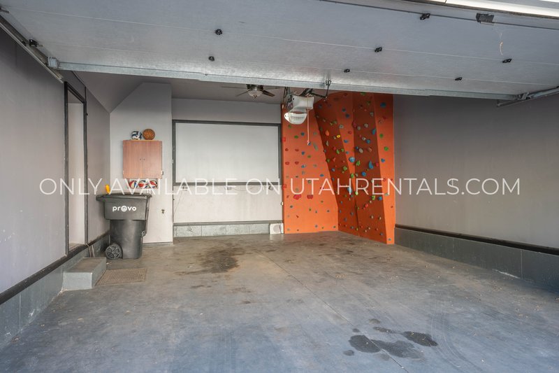 3 Bedroom 2 Bath in Canyon Meadows HOA property image