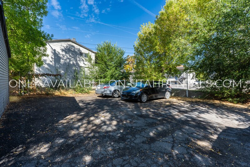 Shared Bedroom in Remodeled House Blocks from BYU property image