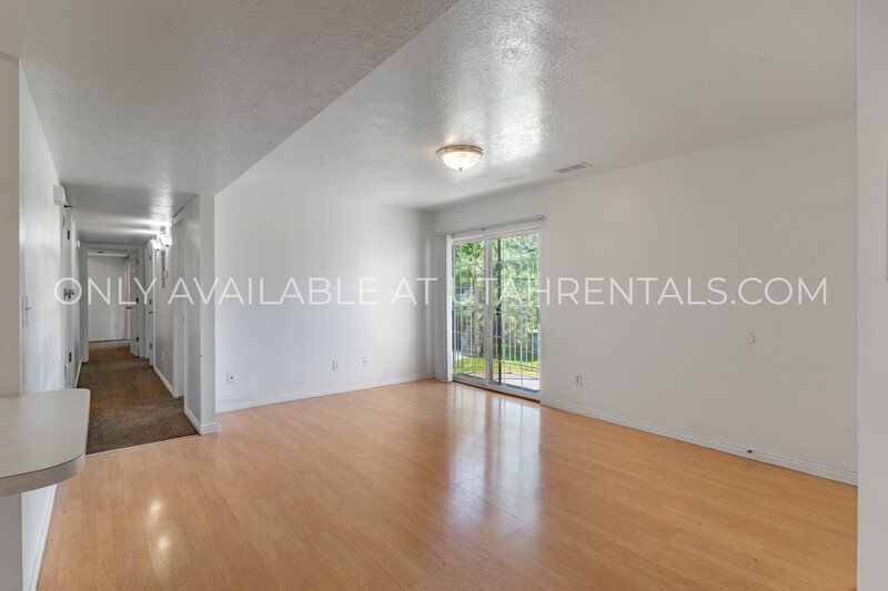 Beautiful 2nd Floor Condo! property image