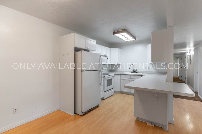 Beautiful 2nd Floor Condo! property image