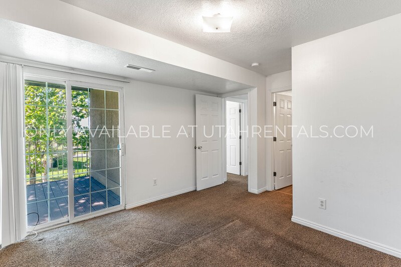 Beautiful 2nd Floor Condo! property image