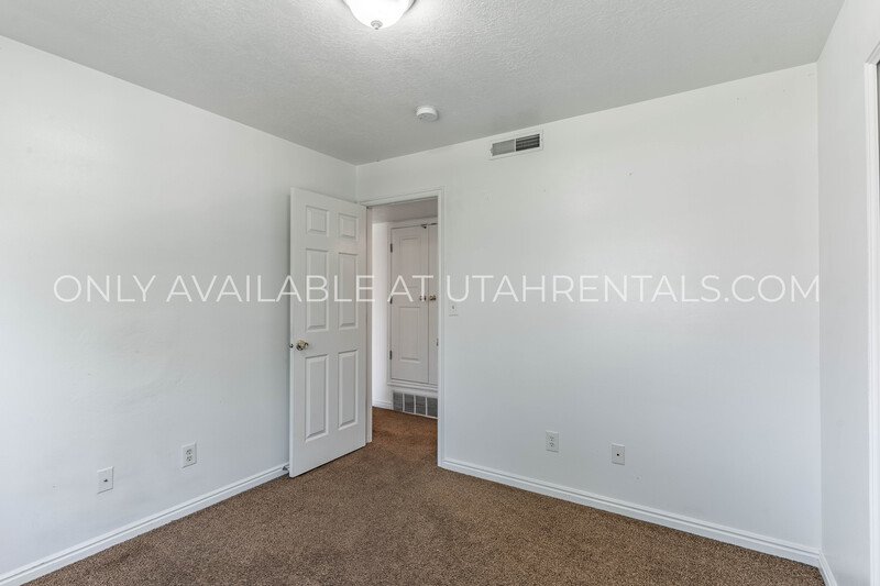 Beautiful 2nd Floor Condo! property image