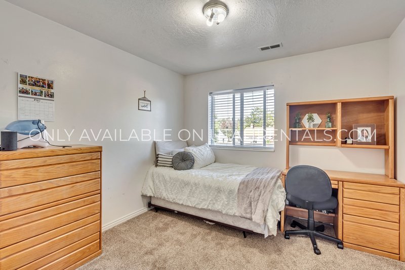 Private and Shared Room Available at Santa Barbara property image