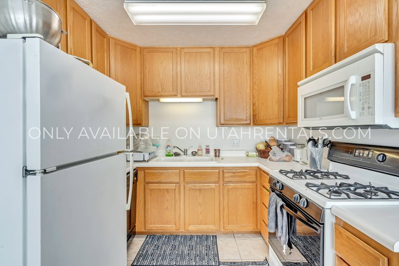 Private and Shared Room Available at Santa Barbara property image