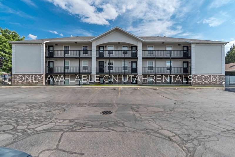 2 Bedrooms | 1 Bathroom | 782 Sq. Ft. property image