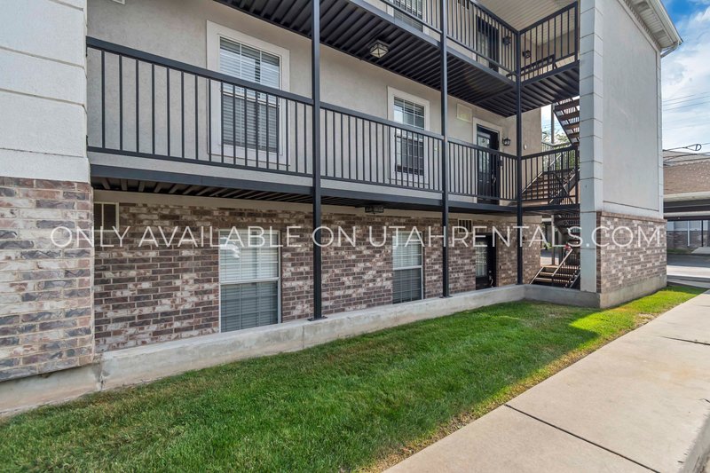 2 Bedrooms | 1 Bathroom | 782 Sq. Ft. property image