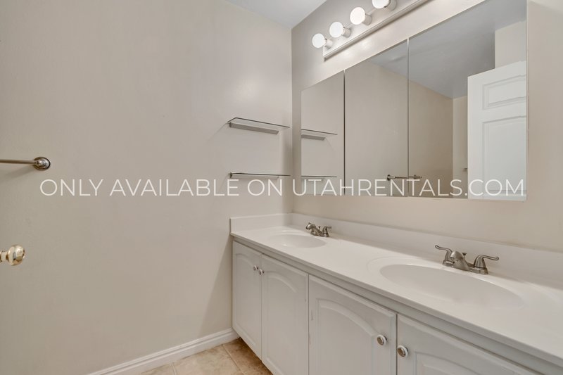 2 Bedrooms | 1 Bathroom | 782 Sq. Ft. property image