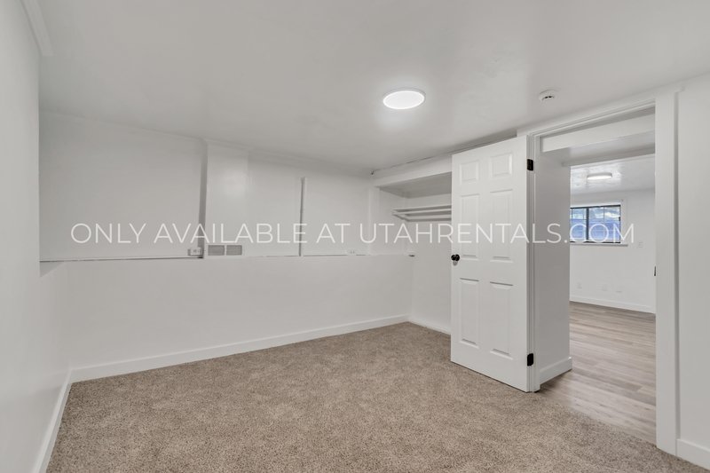Beautiful, spacious 3 bedroom, 1 bath, Basement Unit property image
