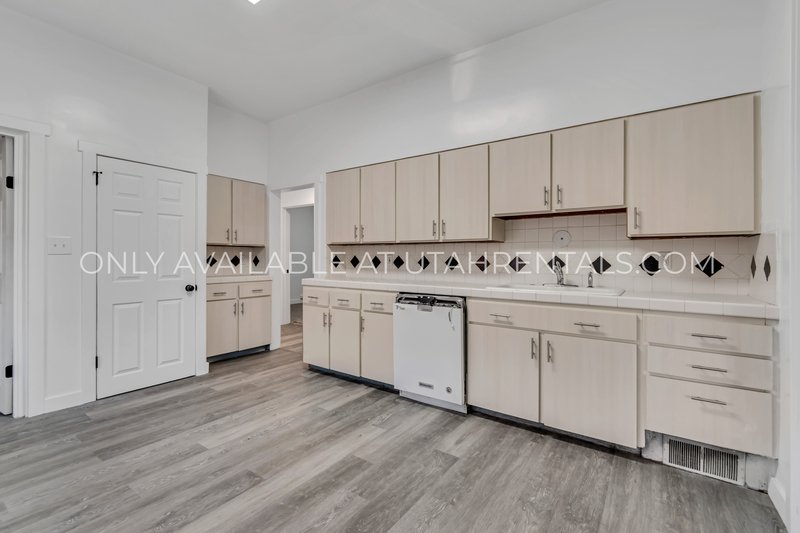 Newly Remodeled 5 Bed 2 Bath House in Provo property image