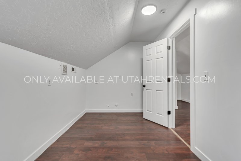 Newly Remodeled 5 Bed 2 Bath House in Provo property image