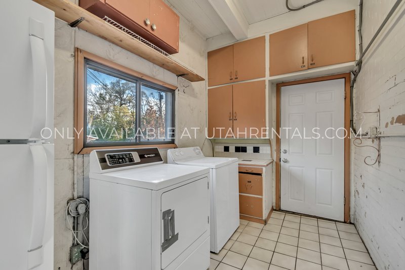 Newly Remodeled 5 Bed 2 Bath House in Provo property image