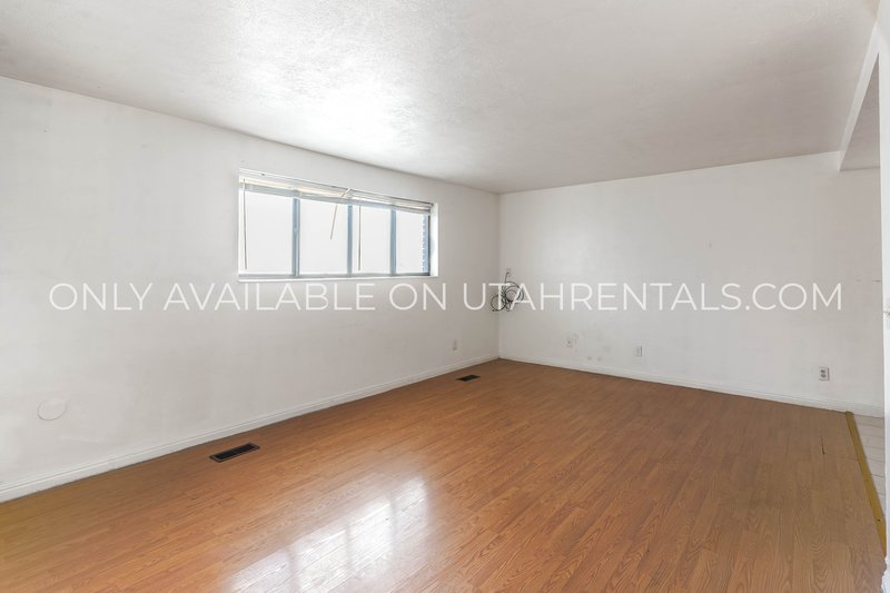 2-Bedroom Apartment in Midvale! property image