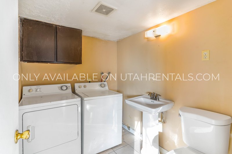 2-Bedroom Apartment in Midvale! property image