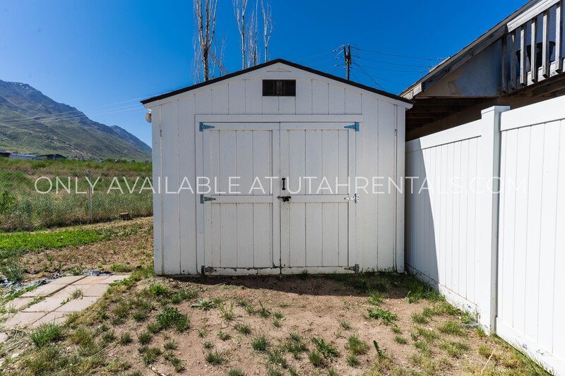 Beautiful, Spacious 5-Bed Single-Family Home in Santaquin! property image