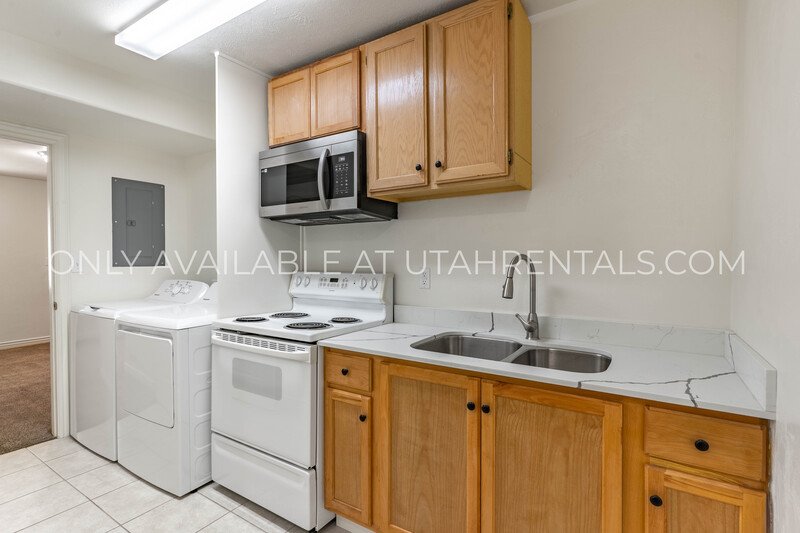 Beautiful, Spacious 5-Bed Single-Family Home in Santaquin! property image
