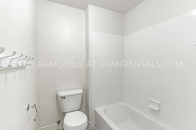 Beautiful, Spacious 5-Bed Single-Family Home in Santaquin! property image