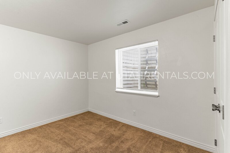 Beautiful, Spacious 5-Bed Single-Family Home in Santaquin! property image