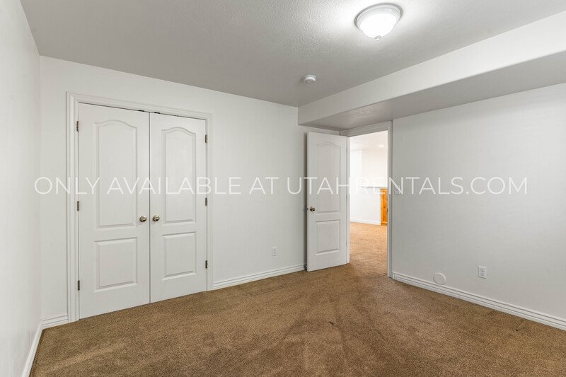 Beautiful, Spacious 5-Bed Single-Family Home in Santaquin! property image