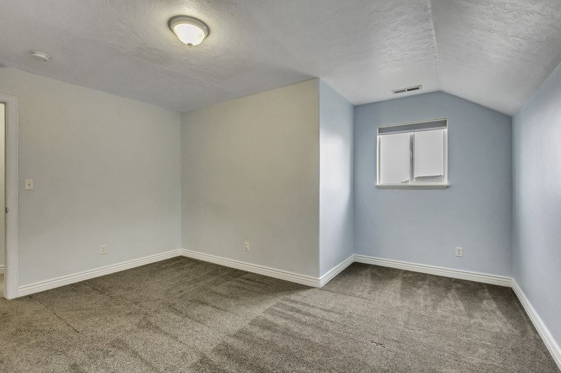 Beautiful, Spacious 5-Bed Single-Family Home in Santaquin! property image