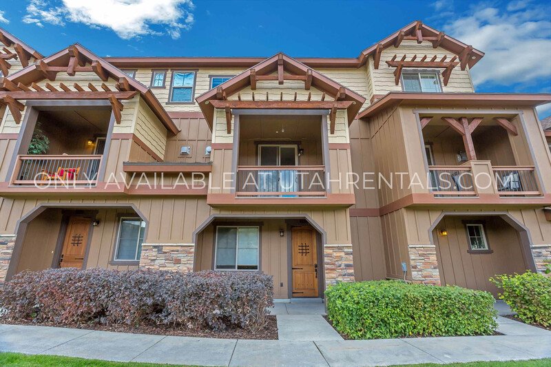 Beautifully Upgraded 3-Bed, 3-Bath Townhome at Park's Edge property image