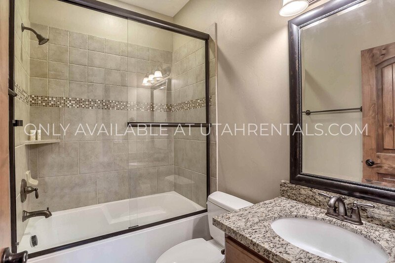 Beautifully Upgraded 3-Bed, 3-Bath Townhome at Park's Edge property image