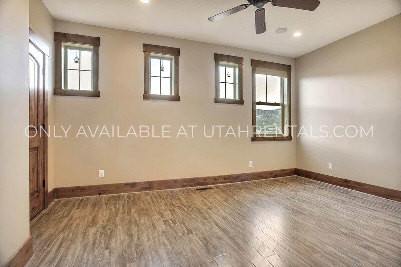 Beautifully Upgraded 3-Bed, 3-Bath Townhome at Park's Edge property image