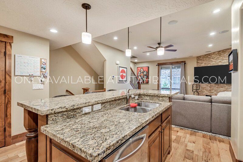 Beautifully Upgraded 3-Bed, 3-Bath Townhome at Park's Edge property image