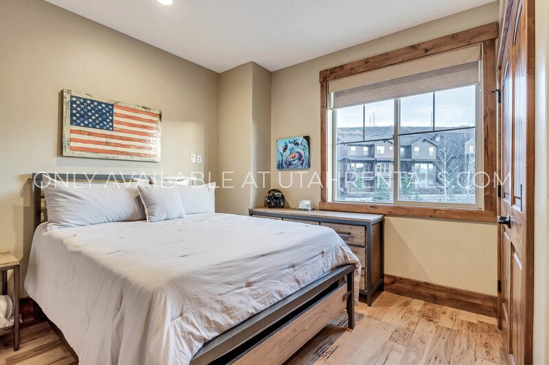 Beautifully Upgraded 3-Bed, 3-Bath Townhome at Park's Edge property image