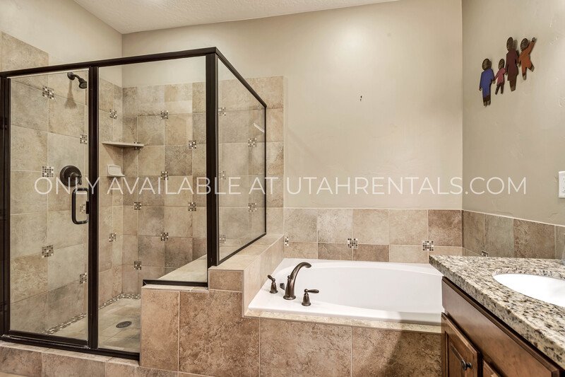 Beautifully Upgraded 3-Bed, 3-Bath Townhome at Park's Edge property image