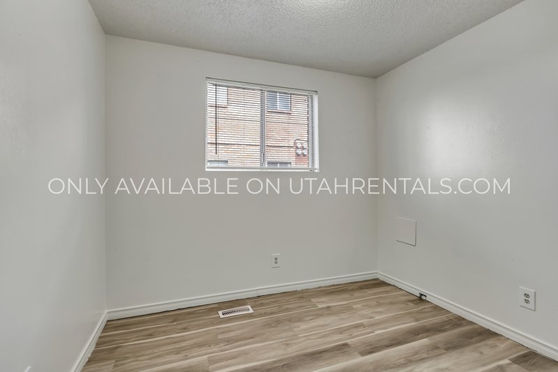 Beautiful 2 bed multiplex apartment property image