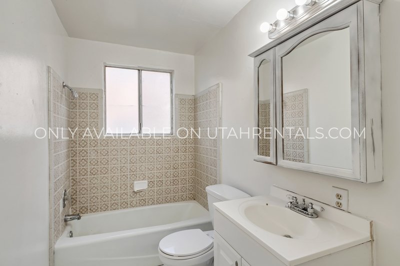 Beautiful 2 bed multiplex apartment property image