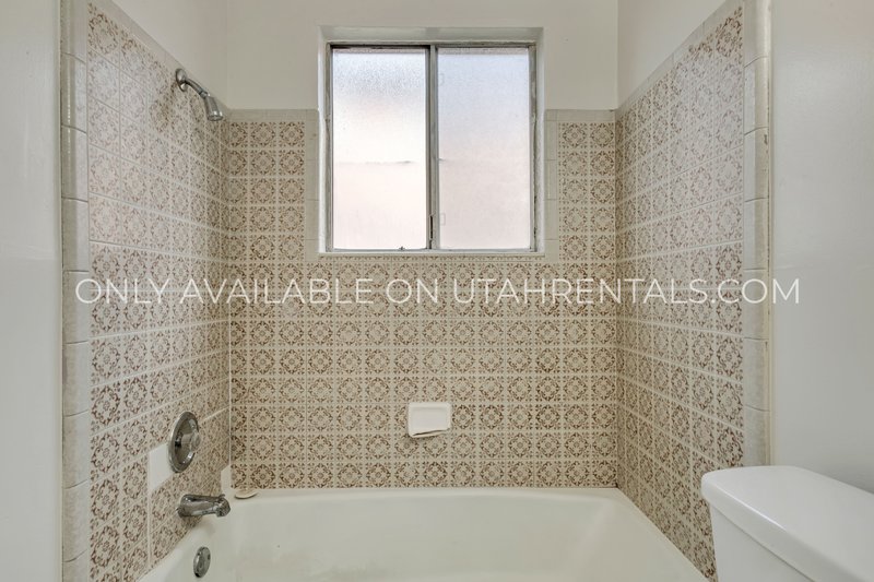 Beautiful 2 bed multiplex apartment property image