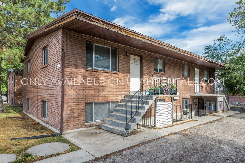Beautiful 2 bed multiplex apartment property image