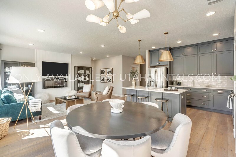 Stunning, Model Home 5-Bed Luxury Home – Open Concept Living! property image