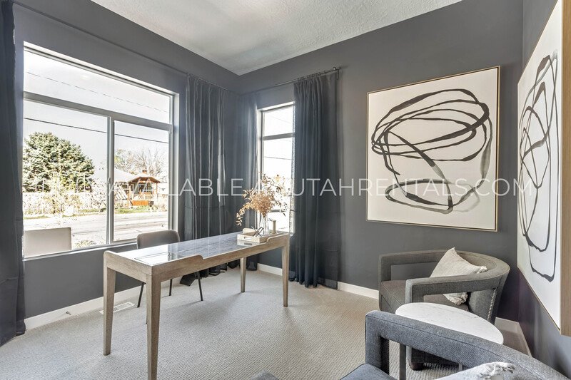 Stunning, Model Home 5-Bed Luxury Home – Open Concept Living! property image