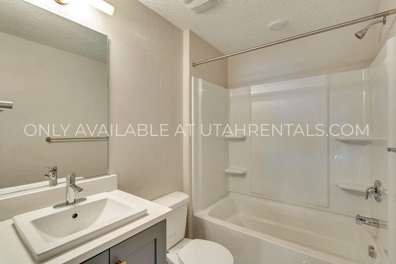 Stunning, Model Home 5-Bed Luxury Home – Open Concept Living! property image