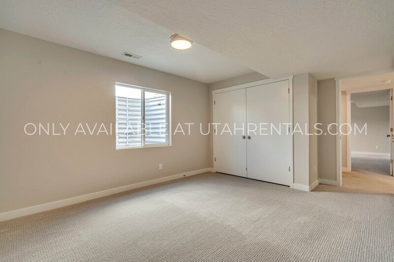Stunning, Model Home 5-Bed Luxury Home – Open Concept Living! property image