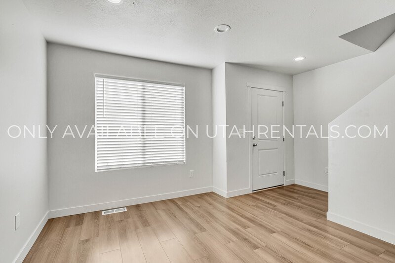 Amazing Townhome For Rent property image