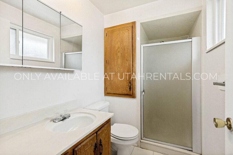 Beautiful 4-Bed, 3-Bath Orem Home with Spacious Yards & Decks property image