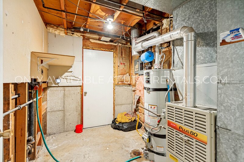 Beautiful 4-Bed, 3-Bath Orem Home with Spacious Yards & Decks property image
