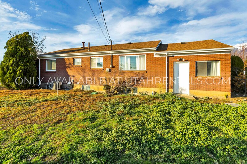 Huge 7-Bedroom Remodeled Orem Home property image