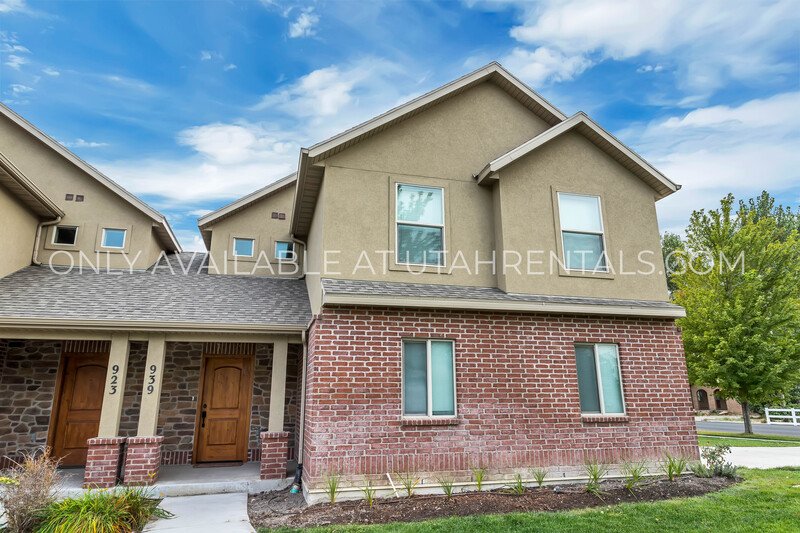 Beautiful 4-Bed Twin Home in Springville – Prime Location! property image